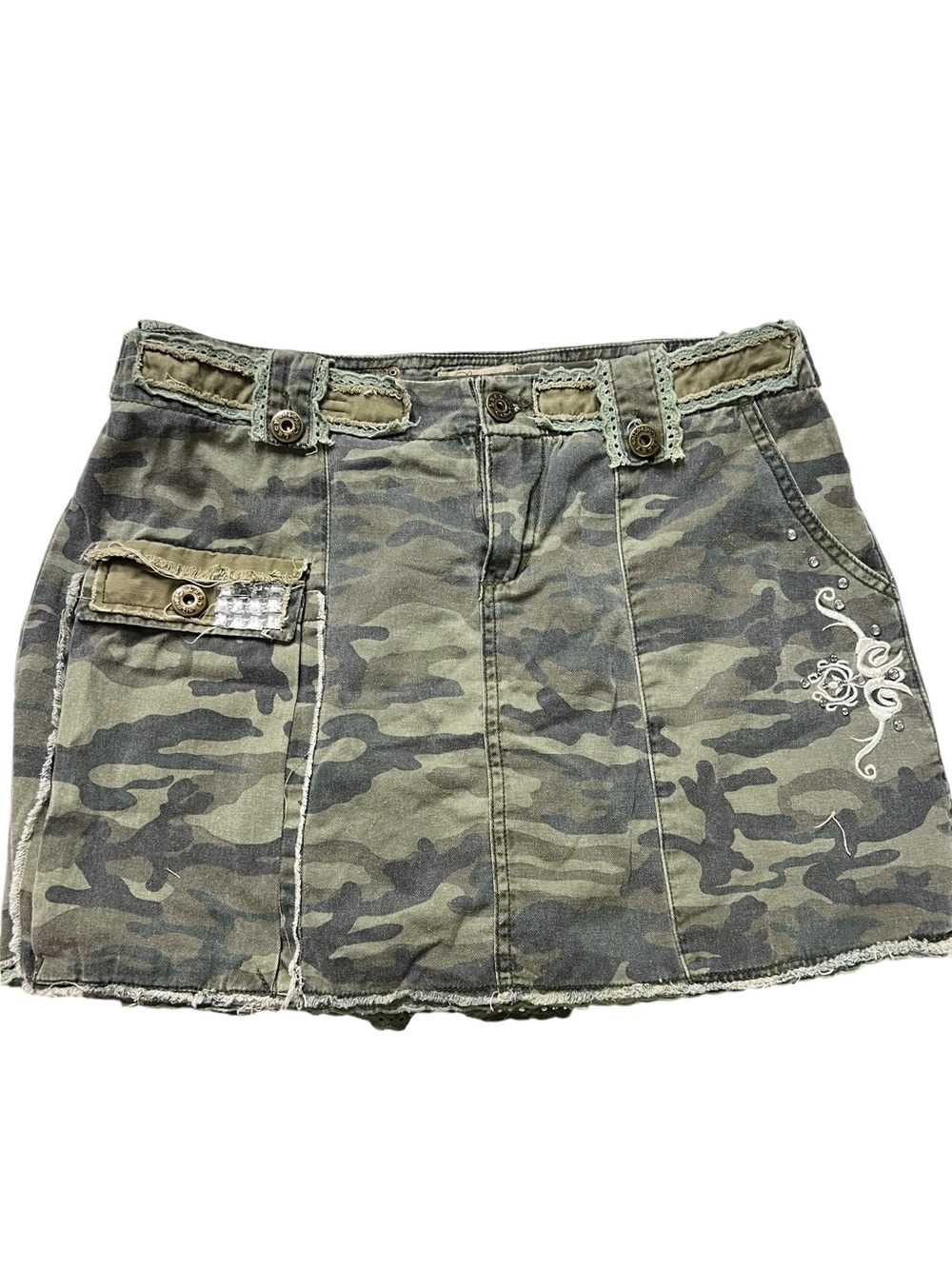Lucy Paris Camouflage Printed Mini Skirt with Embroidered Detail - Green Camo